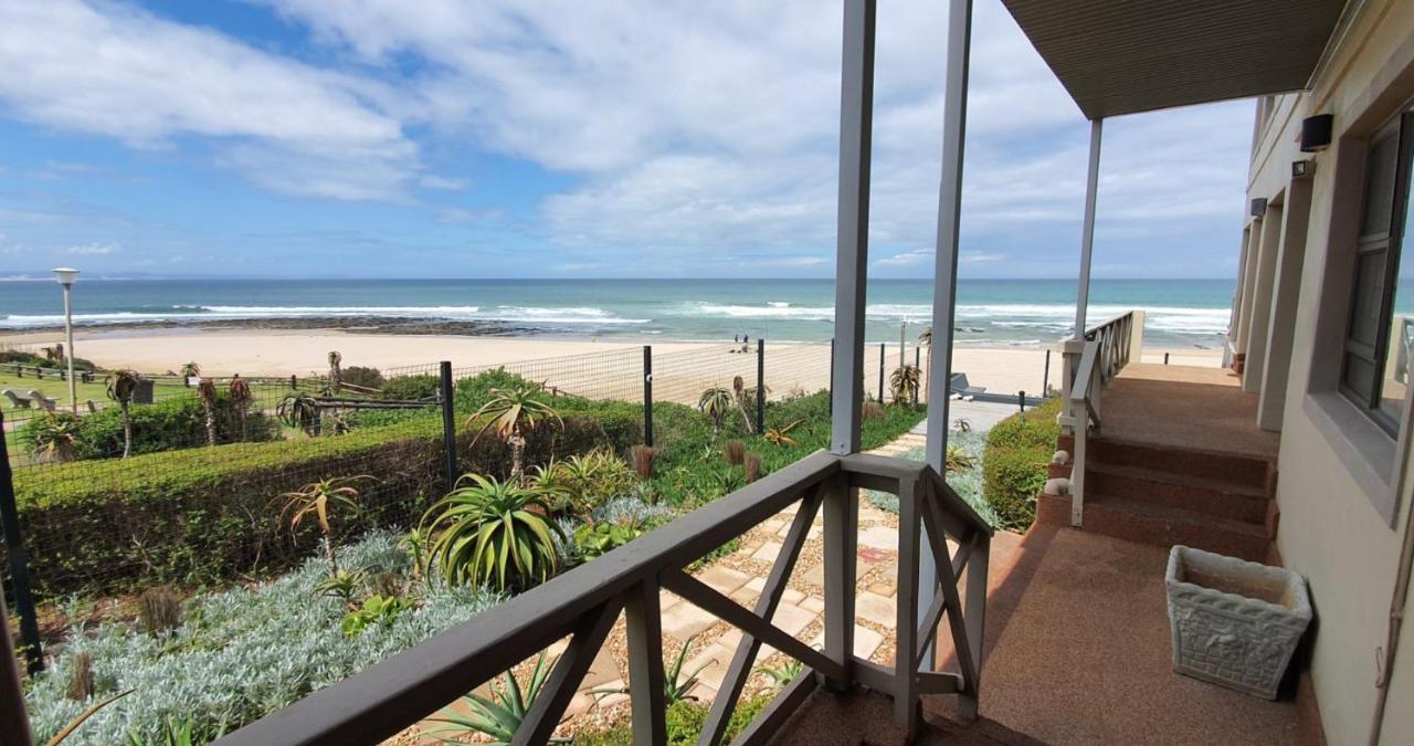 On The Beach Guesthouse Jeffreys Bay Extérieur photo