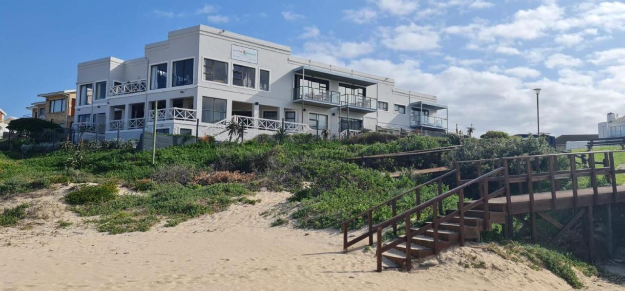 On The Beach Guesthouse Jeffreys Bay Extérieur photo