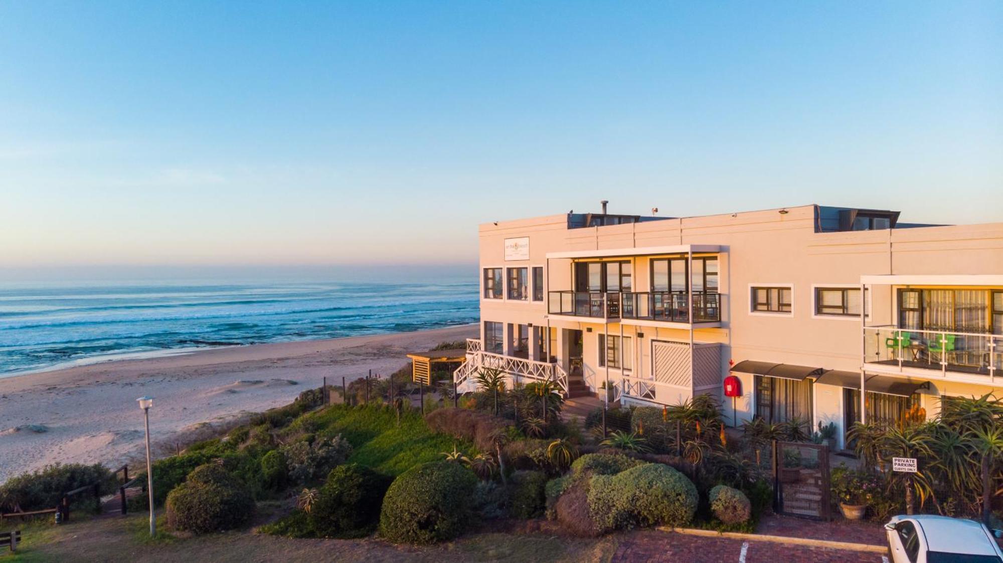 On The Beach Guesthouse Jeffreys Bay Extérieur photo
